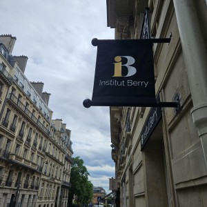 enseigne drapeau institut